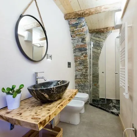 Rock & Wood - & * La Spezia